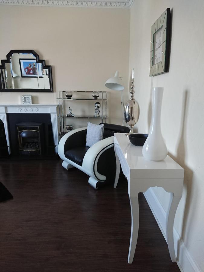 סטירלינג Robert The Bruce Apartment מראה חיצוני תמונה
