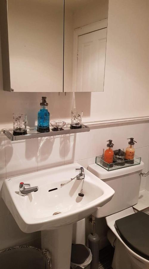 סטירלינג Robert The Bruce Apartment מראה חיצוני תמונה